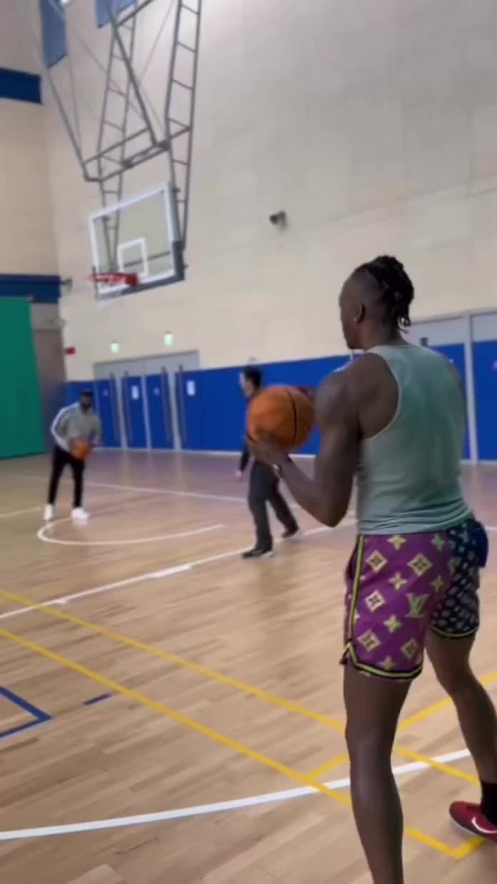 明天要復出！霍華德ins曬訓練視頻：超人就要回歸賽場(chǎng)?。ɑ羧A德的ins賬號）